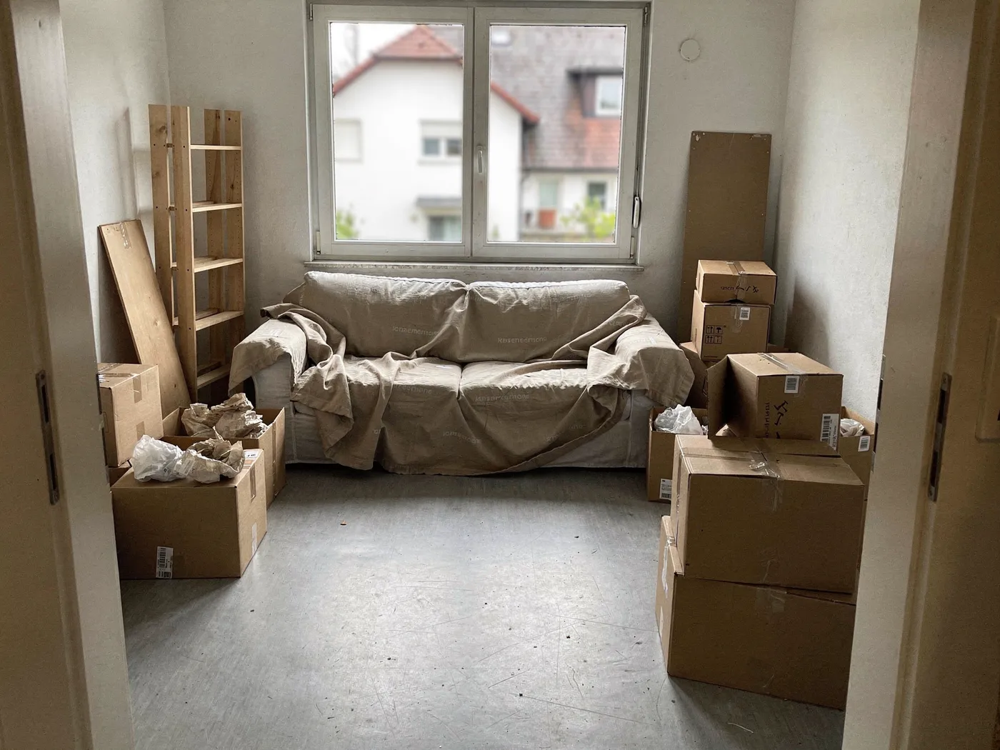 Vorher: Wohnzimmer in der neuen Wohnung